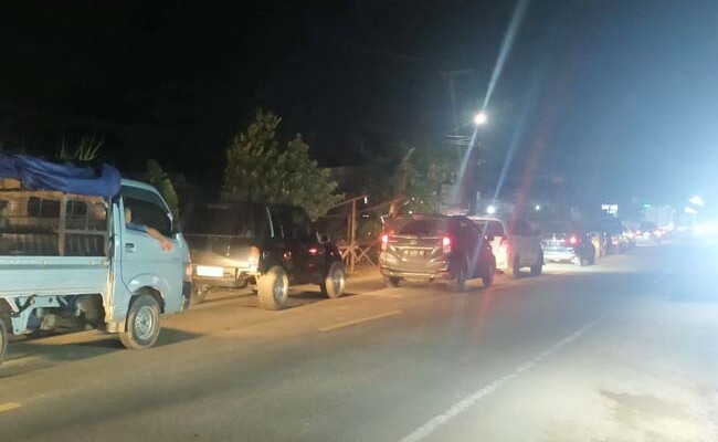Macet di Jembatan Aur Duri
