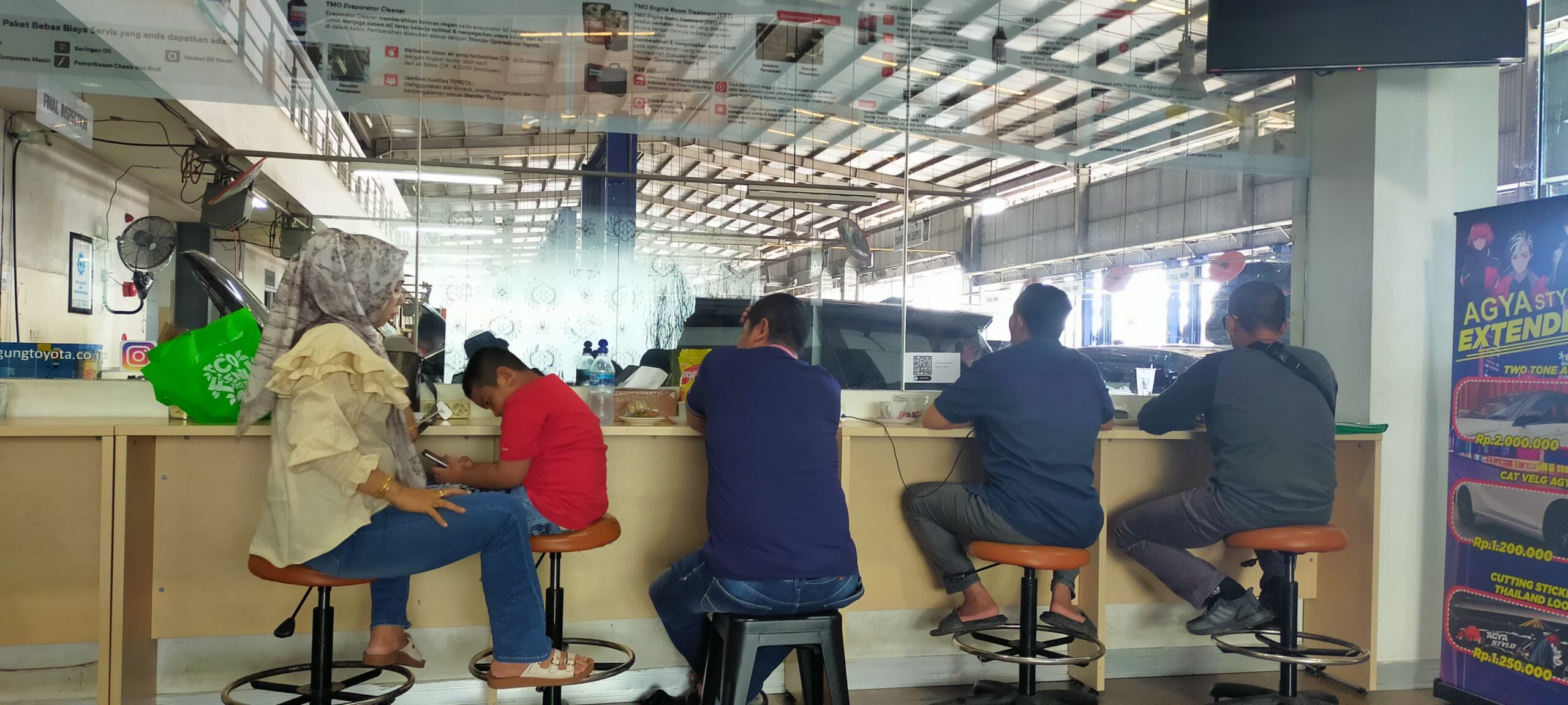 Ruang Tunggu Bengkel Toyota Pal 10 Jambi