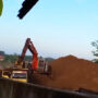 Aktivitas Stokpile Pasir Penyengat Olak