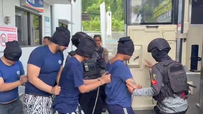 Kamelia Biayai Hidup Ammar Zoni