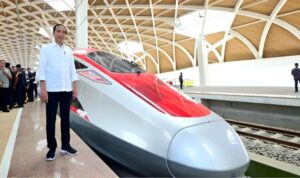 kereta cepat Whoosh kereta cepat Whoosh