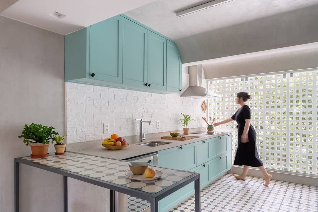 Cara Bersihkan Lantai Berminyak