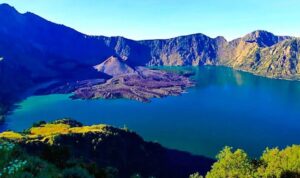 Danau Segara Anak Danau Segara Anak