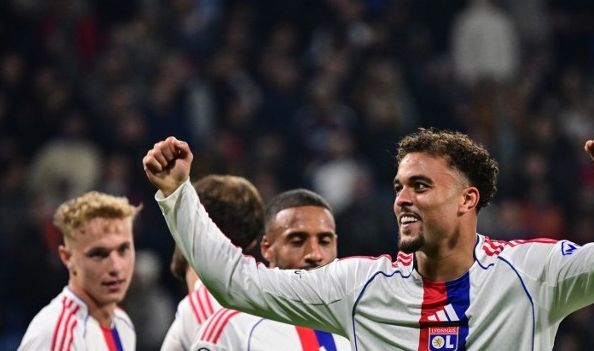 Lyon dan Aston Villa Masuk 8 Besar