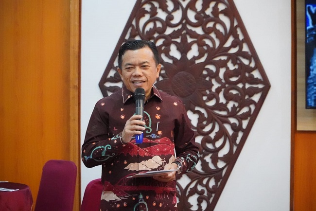 Gubernur Al Haris Ajak Pengurus Gereja
