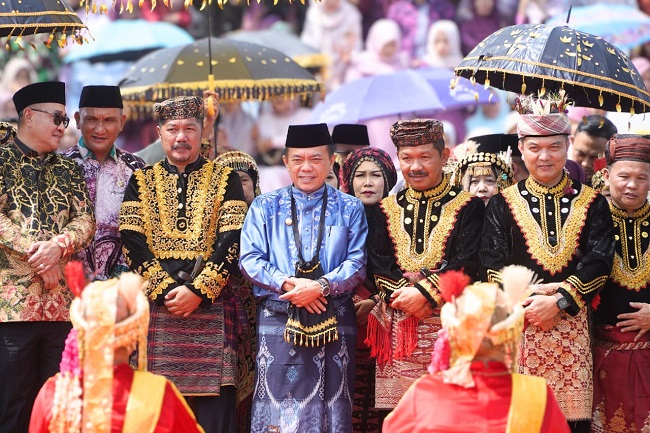 Gubernur Al Haris Hadiri Kenduri Sko Siulak Mukai. Foto : Istimewa