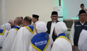 Sekda Sudirman Lepas JCH Kloter 23 Sekda Sudirman Lepas JCH Kloter 23