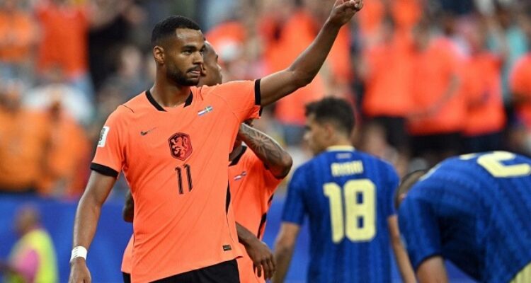 Belanda Kalahkan Swedia