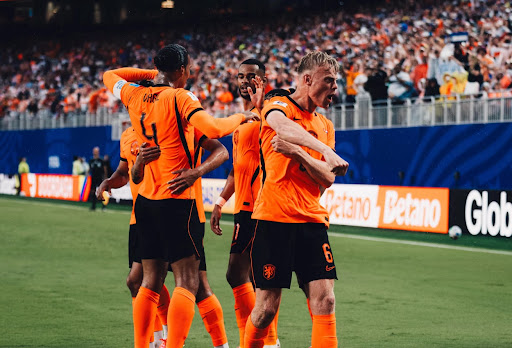 Brobbey Cetak Gol Lagi