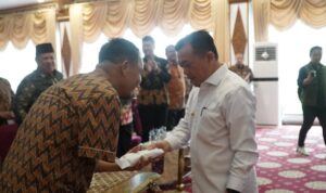 Gubernur Al Haris Gubernur Al Haris
