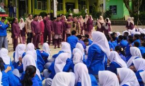 Gubernur Al Haris Resmikan Panggung Gubernur Al Haris Resmikan Panggung