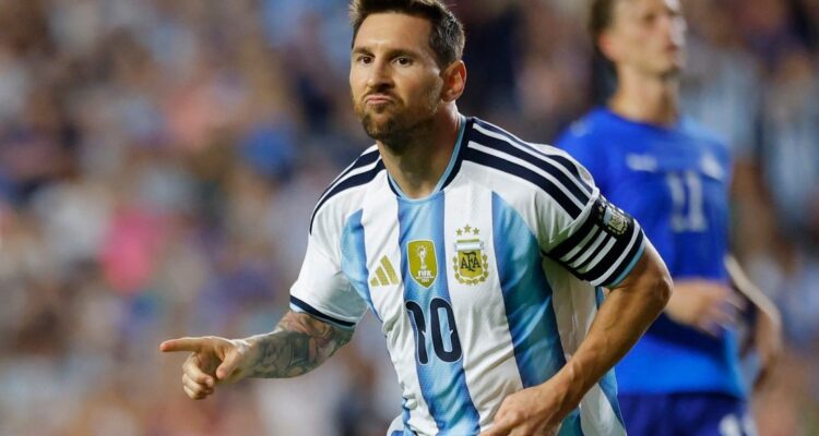 Messi Cetak Gol ke-20