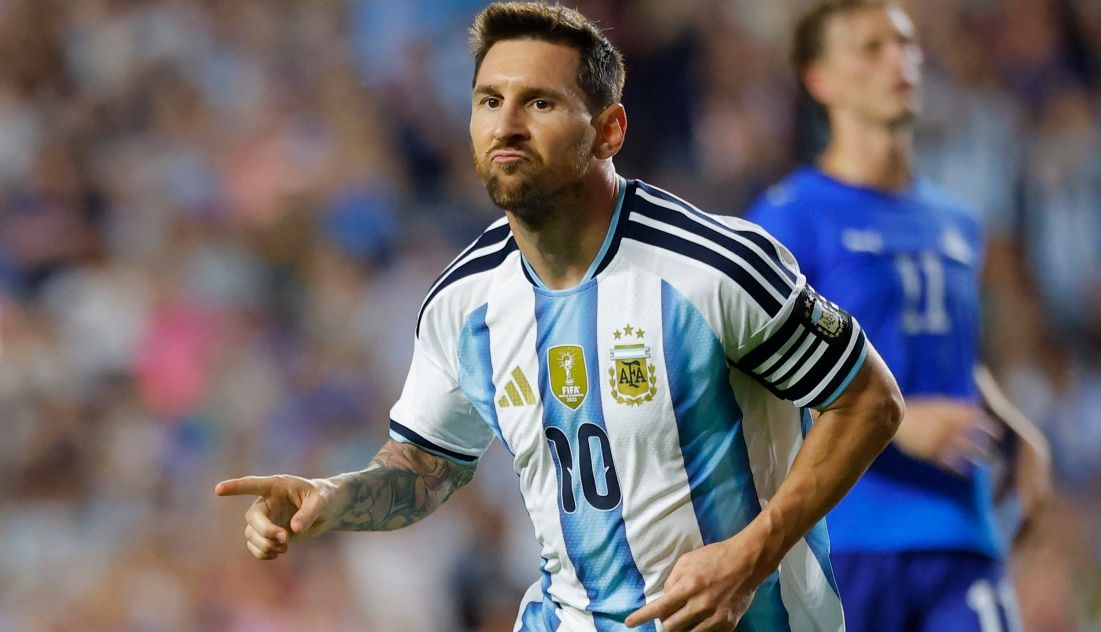 Messi Cetak Gol ke-20